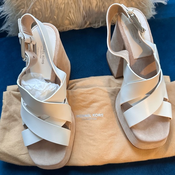 Beautiful Michael Kors Sandals no tags has bag - Picture 6 of 6